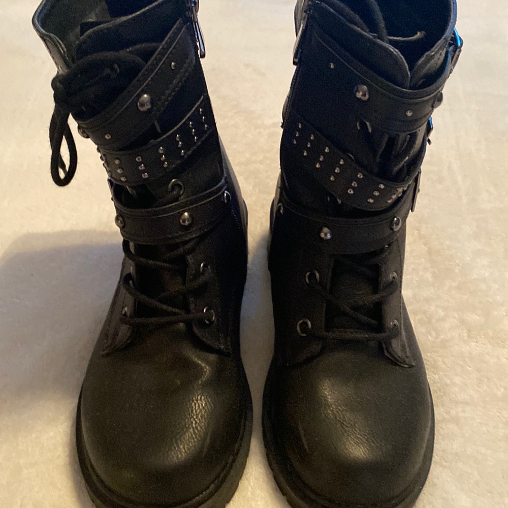 Torrid boots